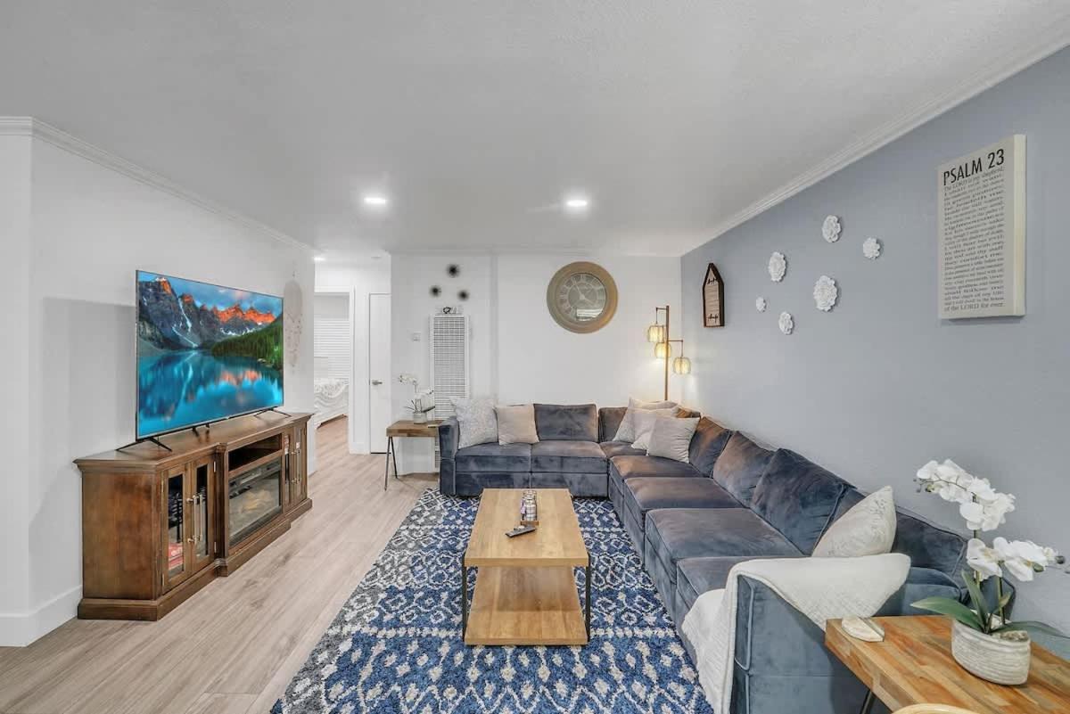 3bed 3bath Blocks To The And Bay In Pb Apartment *